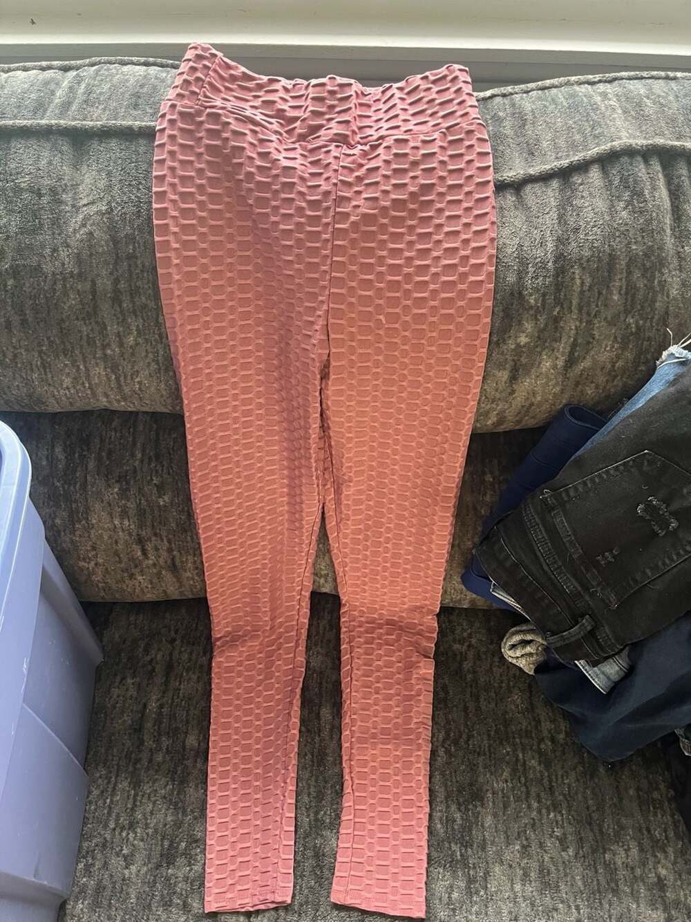 Love Cameron Textured Leggings Size S Pink Honeycomb Ruched Butt Lift